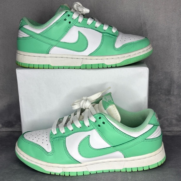 🔥🔥🔥Nike Dunk Low Green Glow 2021 Size: 7.5🔥🔥🔥 - Picture 1 of 11